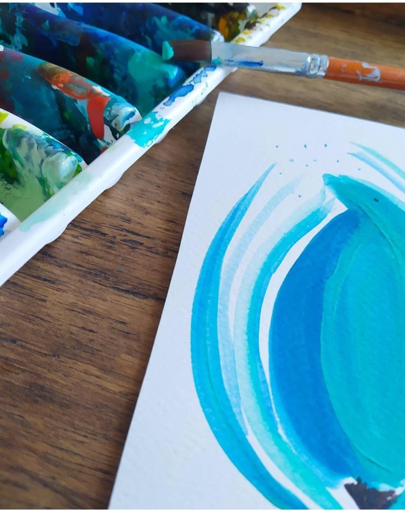 Soledad Alemán Urquiza, artista de acuarela en Corrientes, pintando en su estudio — Arte de Autor del Litoral